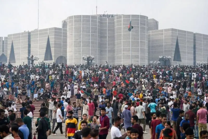 বাংলাদেশের রাজনীতিতে নতুন সমীকরণ: বিএনপি, জামায়াত ও বৈষম্যবিরোধী ছাত্র আন্দোলনের মুখোমুখি চ্যালেঞ্জ
