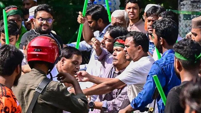 আওয়ামী লীগ নেতাকর্মীদের ঘরে ফেরা: চাঁদাবাজি, হামলার ভয়, আর গোপন জীবনের বাস্তবতা