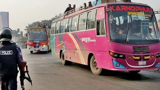 ঢাকার বাস ব্যবস্থায় শৃঙ্খলার অভাব: দুই হাজার কোটি টাকার ঋণে মেটানো সম্ভব